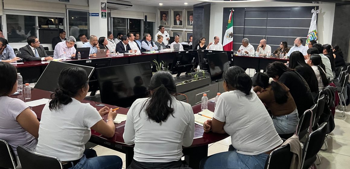 Mesa de acuerdos con alumnas de la escuela Normal Rural Carmen Serdán: Diálogo y compromisos