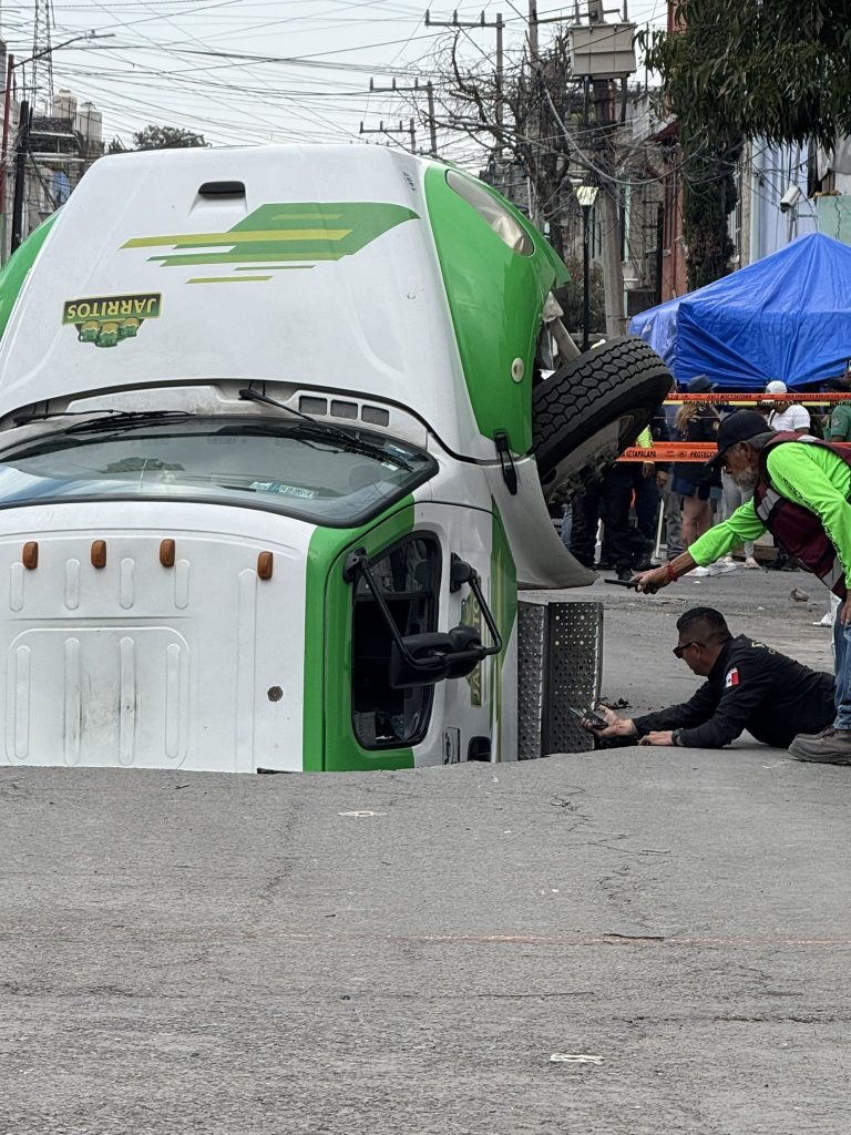 camion socavon Iztapalapa