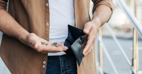 Uno de cada tres trabajadores en México vive en pobreza laboral, revela INEGI