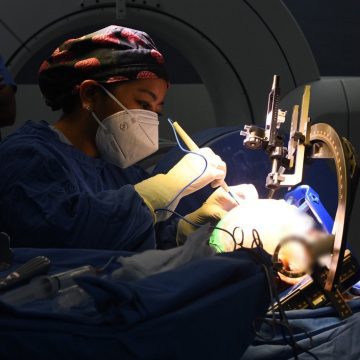 Marina mejora la calidad de vida de pacientes con Parkinson con cirugías de estimulación cerebral