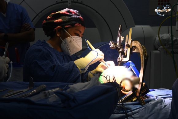 Marina mejora la calidad de vida de pacientes con Parkinson con cirugías de estimulación cerebral