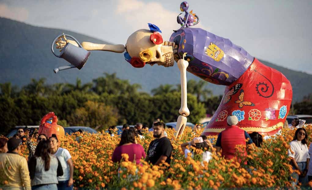 tlixco invita al Valle de Catrinas 2025 con varias figuras monumentales 3 e1757619853427