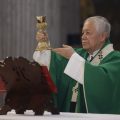 El arzobispo de Puebla ora por la paz y las víctimas de Iztapalapa en misa dominical