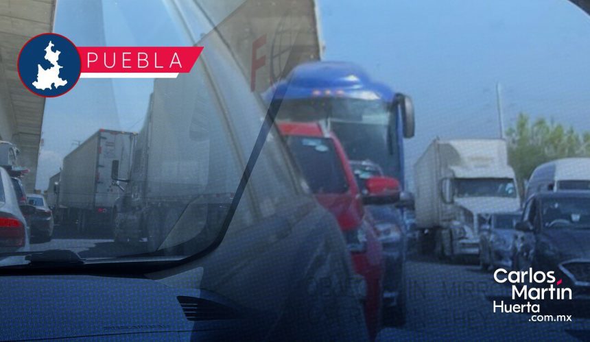 Accidente en la autopista México-Puebla genera caos vehicular; reducción de carriles y tráfico intenso