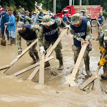Asciende a 76 la cifra de muertos por inundaciones y deslaves