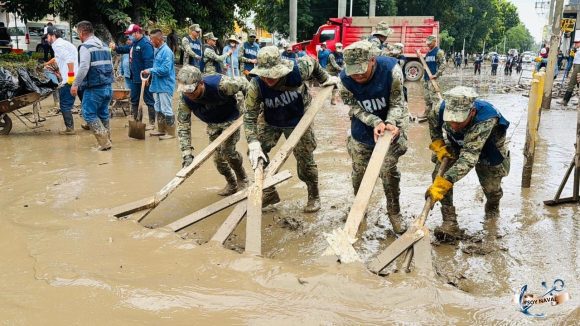 Asciende a 76 la cifra de muertos por inundaciones y deslaves