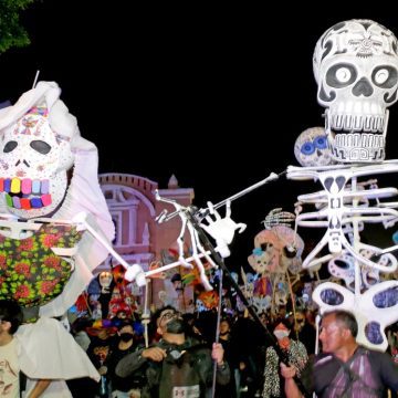 ¡Que no se te pase! Cierres viales por desfile “Entre Vivos y Muertos”