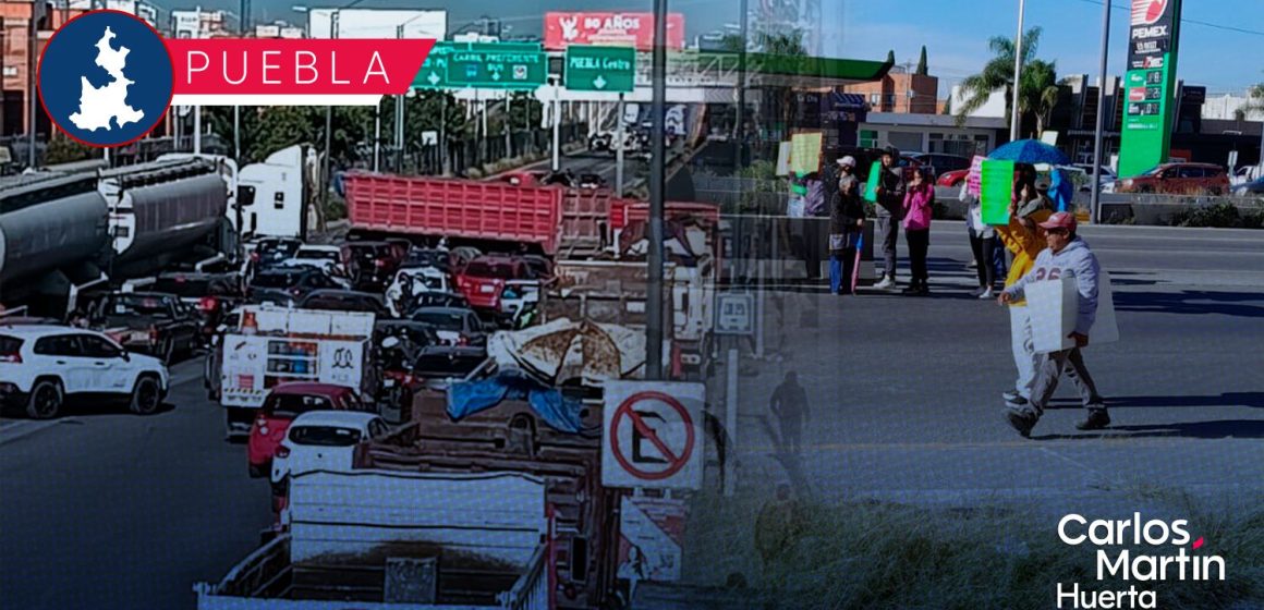 Bloqueo Periférico - transportistas Bloqueo total en Periférico Ecológico por protesta de transportistas