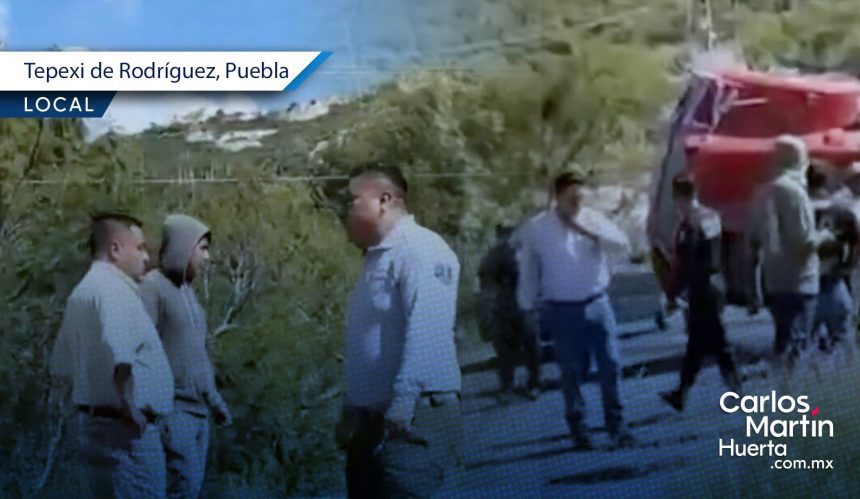 Captan en video a edil de Tepexi en el lugar del accidente donde fallecieron tres personas