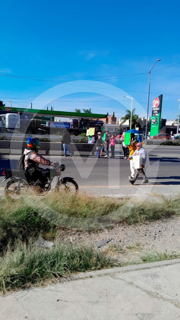 Bloqueo total en Periférico Ecológico por protesta de transportistas 2 Carmelitas