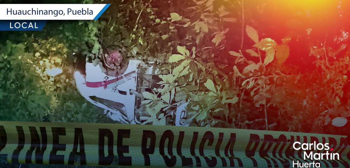 Combi vuelca y cae a un barranco en la carretera Naupan-Alseseca; hay 18 heridos