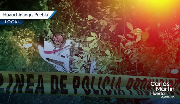 Combi vuelca y cae a un barranco en la carretera Naupan-Alseseca; hay 18 heridos