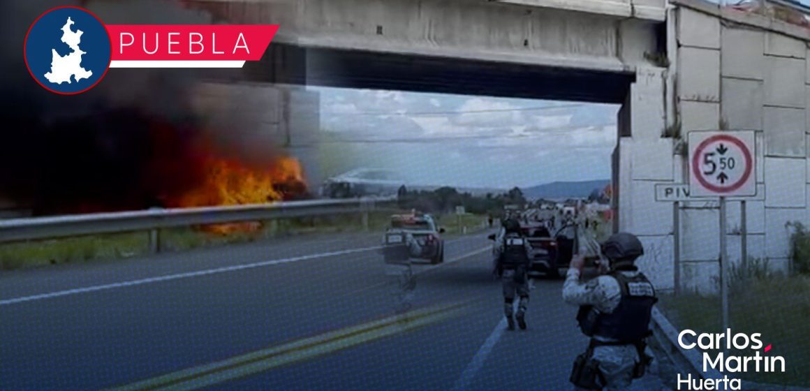 Conflicto entre sindicatos provoca bloqueo y quema de camioneta en la autopista Puebla-Tlaxcala