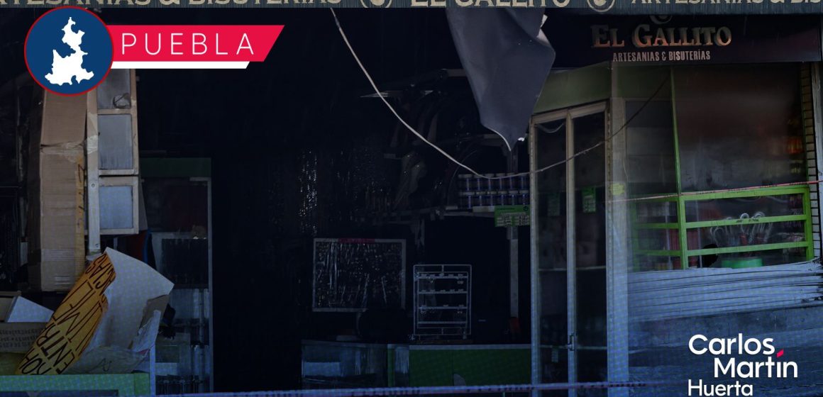 Cortocircuito provoca incendio en tienda “El Gallito” en el Centro Histórico de Puebla