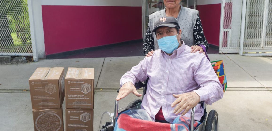 Entrega Pepe Chedraui apoyos alimentarios a familias de San Baltazar Campeche