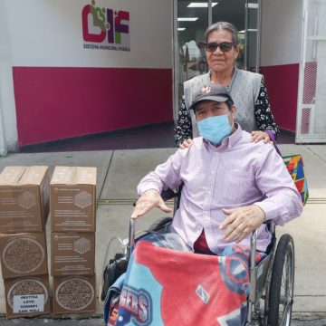 Entrega Pepe Chedraui apoyos alimentarios a familias de San Baltazar Campeche