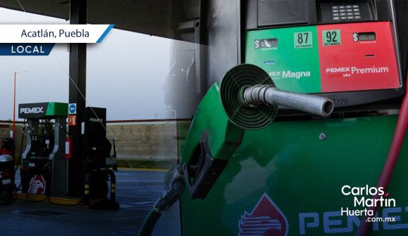 Desabasto de gasolina en Acatlán de Osorio provoca reventa de hasta 40 pesos por litro
