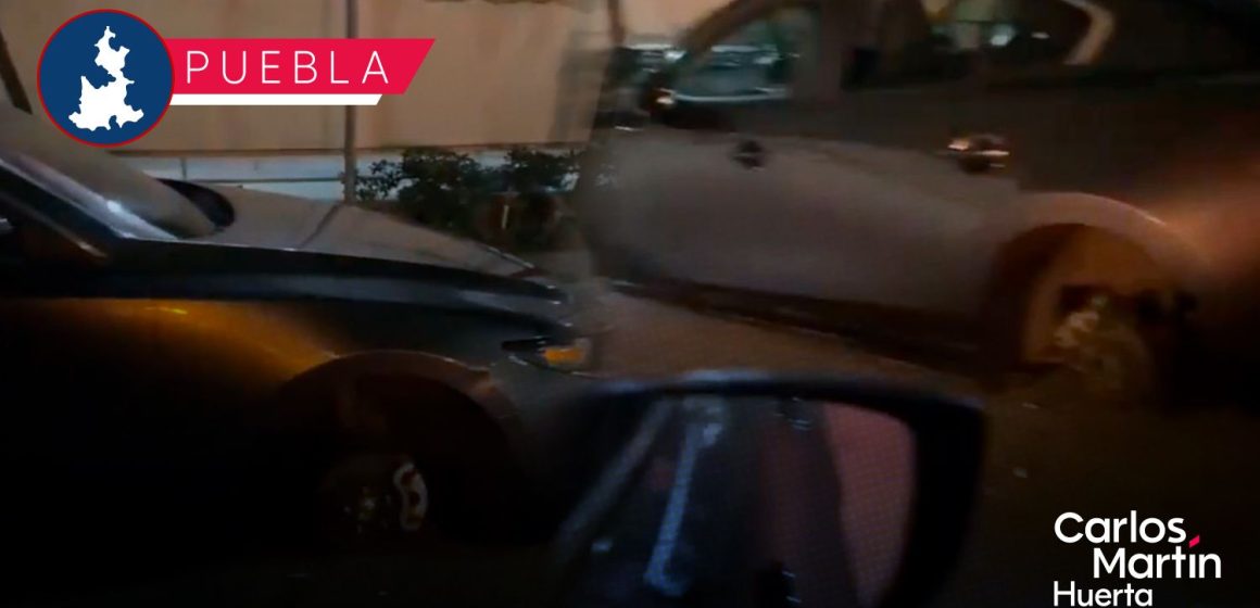 Desvalijan vehículo Mazda en Sonata; le robaron las 4 llantas