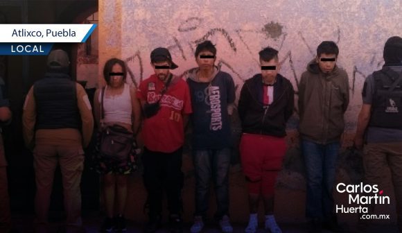 Catean inmueble en Atlixco y detiene a cinco personas por narcomenudeo