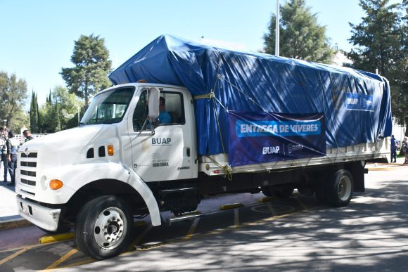 BUAP envía 14 toneladas de ayuda humanitaria a familias afectadas por lluvias en la Sierra de Puebla