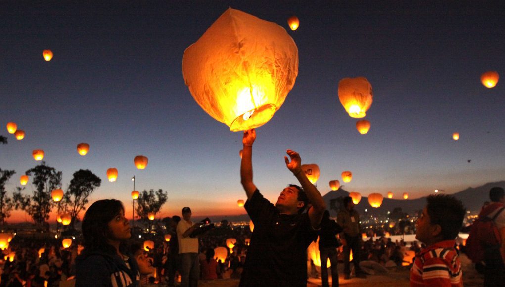 El Vuelo del Quetzal 2025 en Cuetzalan: Primer Festival Internacional de Globos Artísticos de Papel 2 El Vuelo del Quetzal 2025 en Cuetzalan Primer Festival Internacional de Globos Artisticos de Papel 3