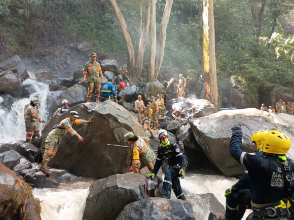 Suman 19 fallecidos por la contingencia en Puebla; continúa la búsqueda de cinco personas desaparecidas