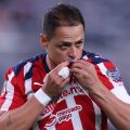 Chivas y América empatan con gol de ‘Chicharito’
