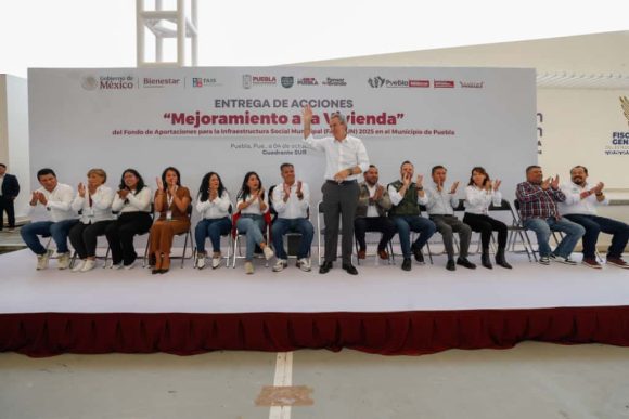 Pepe Chedraui entregó apoyos para viviendas dignas y sustentables en La Guadalupana