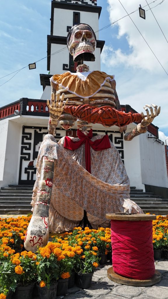 Conoce “La Catrina Obrera Textil” en Metepec; homenaje a las mujeres en la industria textil 1 La Catrina Obrera Textil en Metepec Atlixco