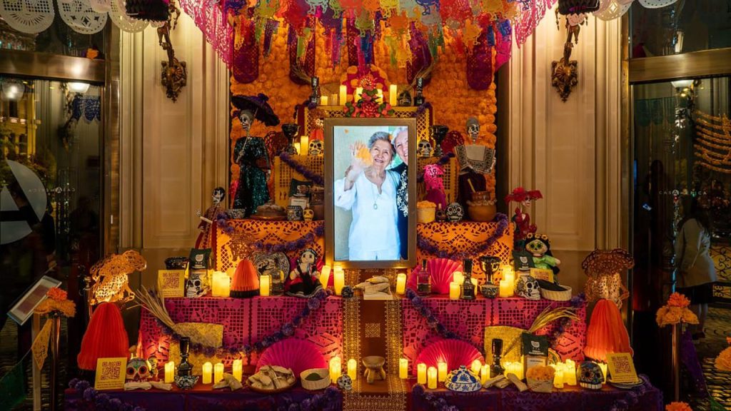 Inauguran altar monumental en Madrid: “La abuela de todos: una ofrenda a las Carmencitas” 1 La abuela de todos una ofrenda a las Carmencitas