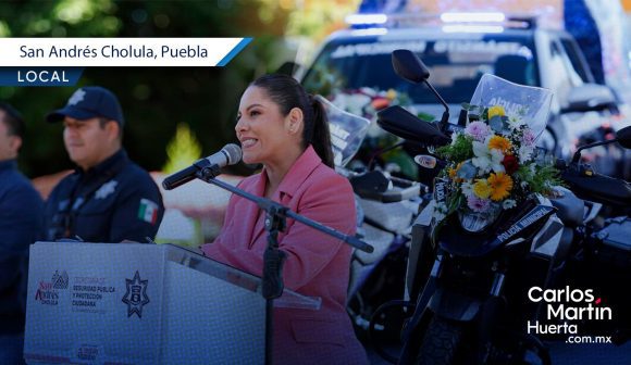 Lupita Cuautle entrega 15 patrullas y 5 motocicletas para fortalecer la seguridad en San Andrés Cholula