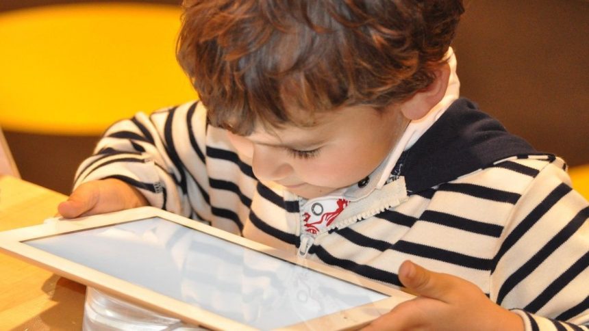 Uso de tecnología antes de los cinco años puede afectar el desarrollo cognitivo infantil