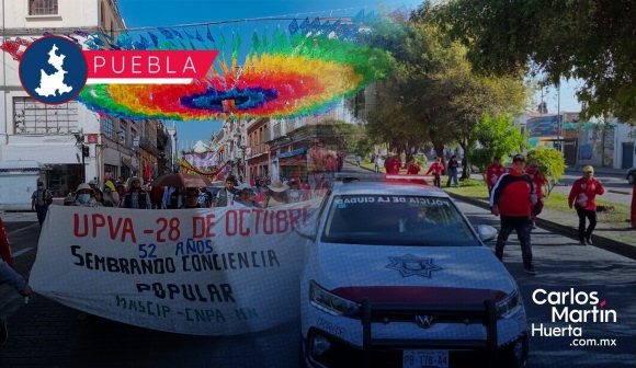 Marcha de la 28 de Octubre paraliza vialidades en Puebla; conmemoran 52 años