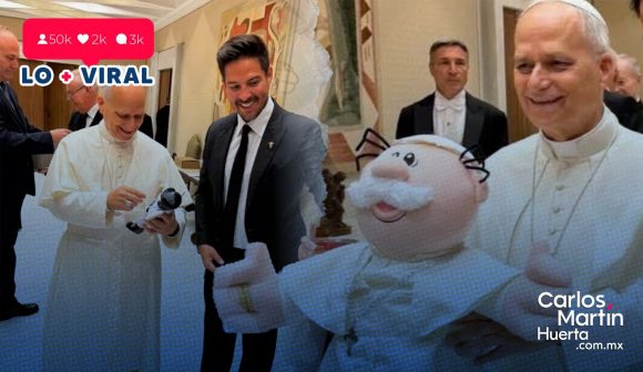 Papa León XIV recibe emblemáticos peluches del Dr. Simi