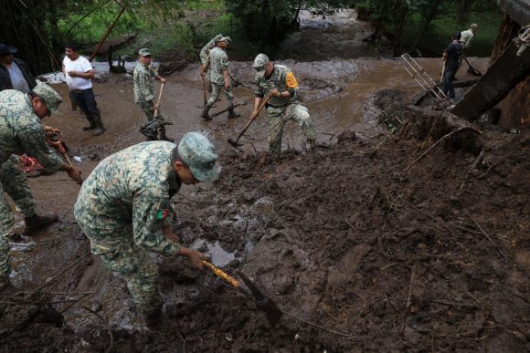 Sube a 44 la cifra de muertos por inundaciones en Veracruz, Puebla, Hidalgo y Querétaro