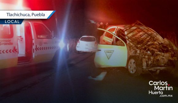 Taxista muere prensado tras choque en Tlachichuca
