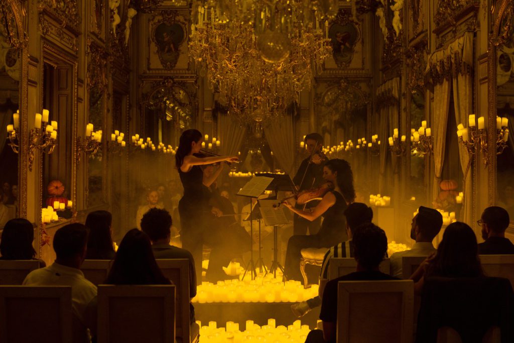 Todo listo para el concierto Candlelight: Celebrando el Día de Muertos 2025 1 Todo listo para el concierto Candlelight: Celebrando el Día de Muertos 2025