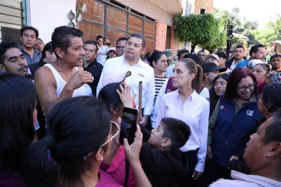 Atiende la presidenta Sheinbaum a damnificados en Huauchinango: “No vamos a dejar desamparado a nadie”