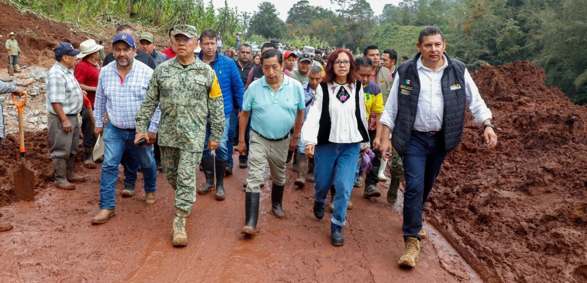 “Trabajamos para reponer su patrimonio, restablecer la salud y los accesos; protegemos su vida”: Armenta