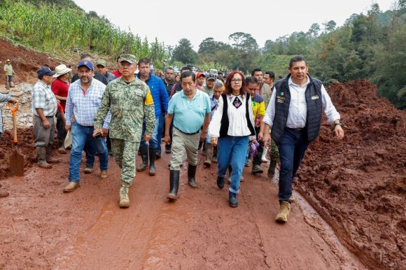 “Trabajamos para reponer su patrimonio, restablecer la salud y los accesos; protegemos su vida”: Armenta