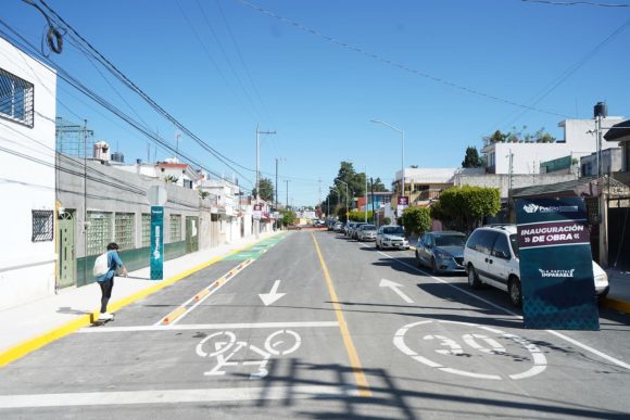 Entrega gobierno de la ciudad infraestructura vial en la colonia Aquiles Serdán