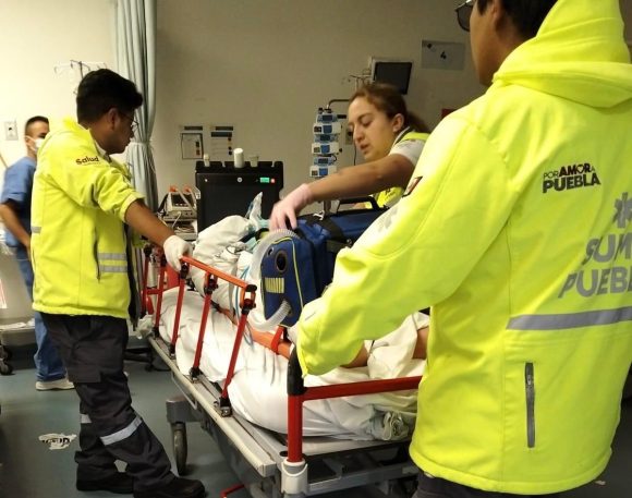 Realizan traslado aéreo de paciente con traumatismo severo desde Zacapoaxtla