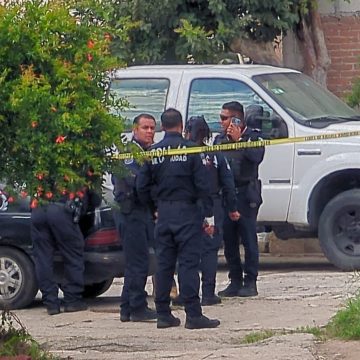 Mujer muere a balazos en riña por un terreno en San Pablo Xochimehuacan