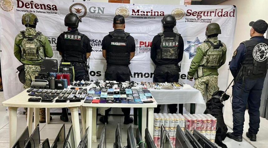Aseguran drogas y decenas de objetos prohibidos en el penal de Tepexi de Rodríguez