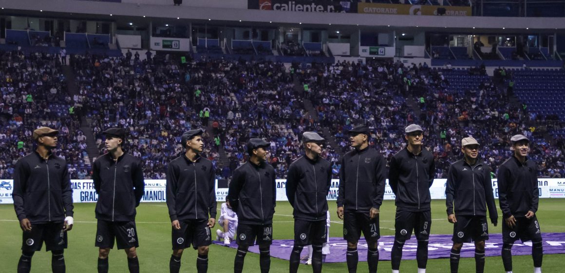 futbol-club-puebla-vs-cruz-azul-688236 ¡Hasta siempre, leyenda! Emotivo homenaje a Manuel Lapuente en el estadio Cuauhtémoc