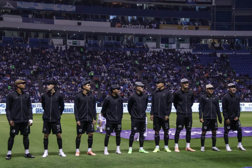 ¡Hasta siempre, leyenda! Emotivo homenaje a Manuel Lapuente en el estadio Cuauhtémoc