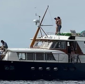 ¿Romance? Katy Perry y Justin Trudeau, captados besándose en un yate en Santa Bárbara