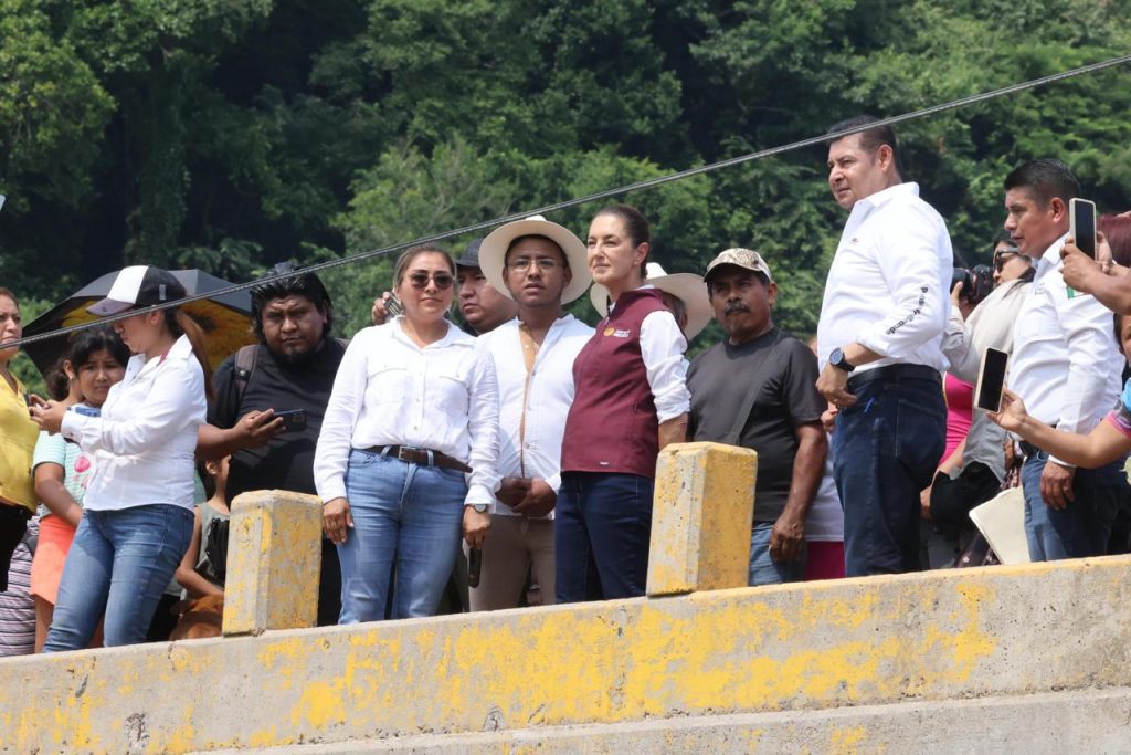Estaremos hasta el último momento", presidenta Sheinbaum supervisa trabajos en Pantepec 2 la sierra