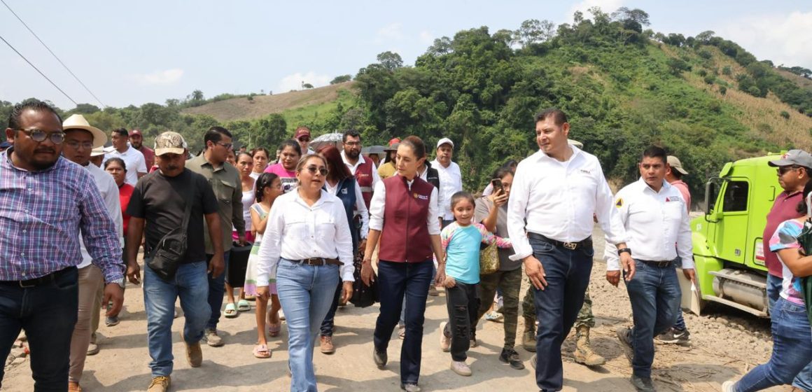 Estaremos hasta el último momento”, presidenta Sheinbaum supervisa trabajos en Pantepec