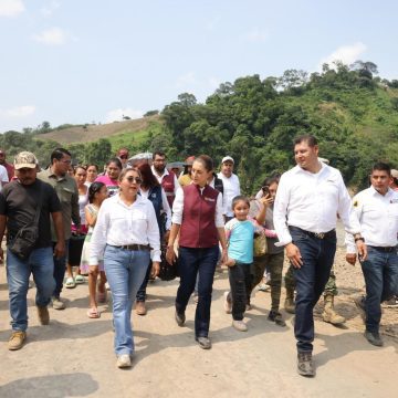 Estaremos hasta el último momento”, presidenta Sheinbaum supervisa trabajos en Pantepec